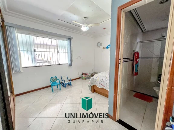 Imagem Casa linear com 4 suítes, lazer privativo a venda no Centro de Guarapari-ES.