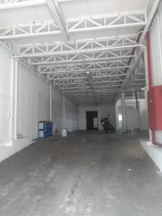 Galpão pode ser Deposito e Armazém 1000 m² Pé Direito 6 m² 4 Vagas