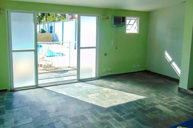 Imagem Praia do Guaiúba - Excelente casa há uma quadra da praia - OPORTUNIDADE !!!
