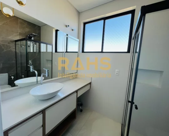 Imagem Excelente cobertura plana com terraço com hidro e linda vista livre, localizada no bairro Santo Ant...