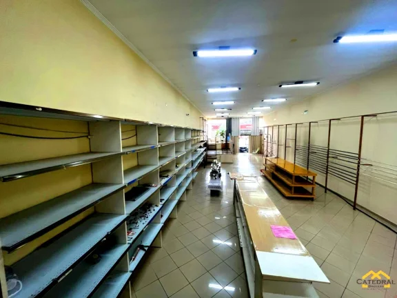 Imagem Salão comercial com casa de 2 dormitórios (1 suíte) 25 vagas - Jundiaí/SP