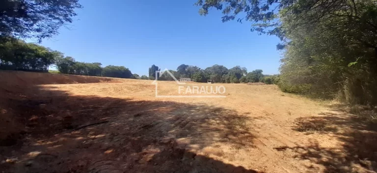 Imagem Área industrial com localização privilegiada, infraestrutura completa e potencial de crescimento