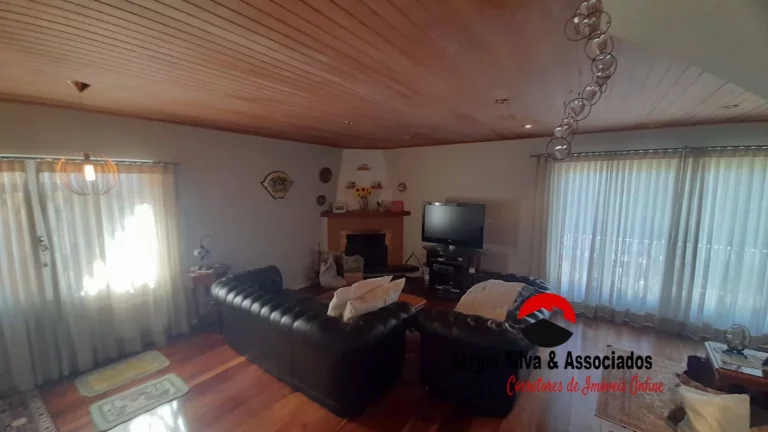 Imagem Casa a Venda na Nova Suíça em Campos do Jordão - SP.