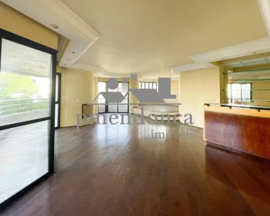 Imagem Apartamento em Perdizes com 03 sui­tes e 04 vagas, 215m².