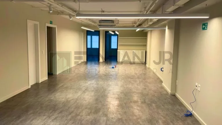 Imagem Prédio Monousuário localizado no privilegiado bairro do Jardim Europa, em uma região de fácil acesso por transporte público e particular. Com um ter