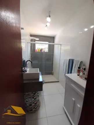 Imagem Vendo Casa em Amparo (Barroso), com Excelente Quintal