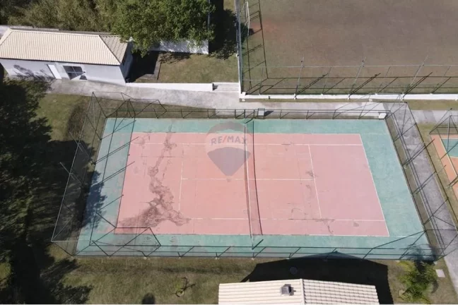 Imagem Terreno plano dentro de condomínio fechado.