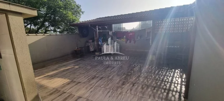 Imagem Sobrado de Alto Padrão, 4 Dormitórios, Sendo 2 Suítes e 1 com Closet, Porteira Fechada, Água Quente na Cozinha, Churrasqueira e fogão à Lenha no Centro de Ribeirão Pires-SP