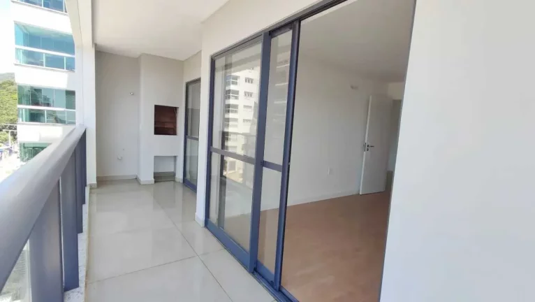 Imagem Apartamento com 3 dormitórios sendo 1 suíte e 2 vagas de garagem na Praia Brava em Itajaí