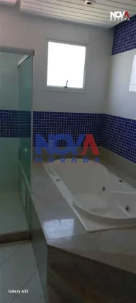 Imagem Venha viver com todo o conforto e requinte em uma casa que redefine o conceito de lar. Esta espetacu...