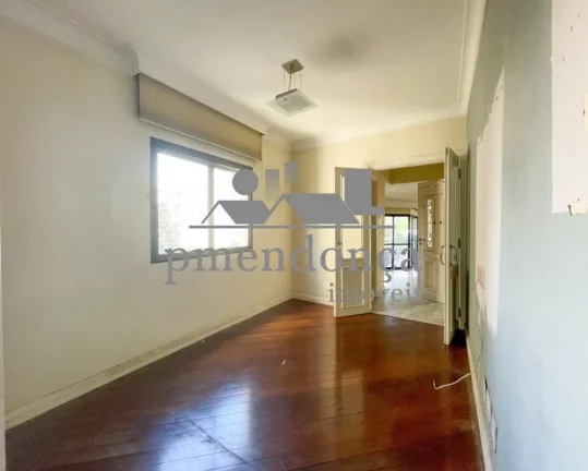 Imagem Apartamento em Perdizes com 03 sui­tes e 04 vagas, 215m².