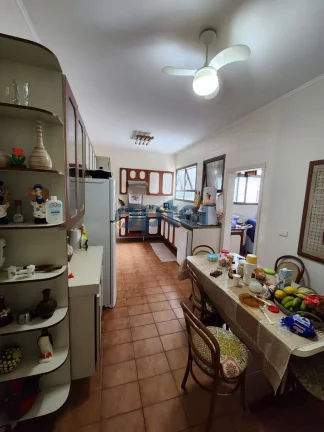 Imagem Apartamento mobiliado com 4 dormitórios (3 suítes), 2 vagas cobertas, 170 m² a duas quadras da praia da Enseada - Guarujá
