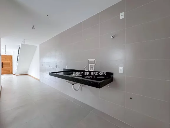 Imagem Casa com 3 dormitórios à venda, 131 m² por R$ 899.000,00 - Golfe - Teresópolis/RJ