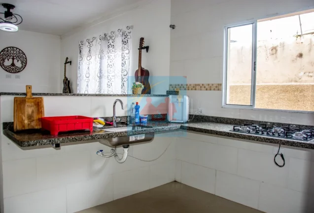 Imagem OPORTUNIDADE ÚNICA! CASA TÉRREA COM PISCINA A 1200M DO MAR - LADO PRAIA