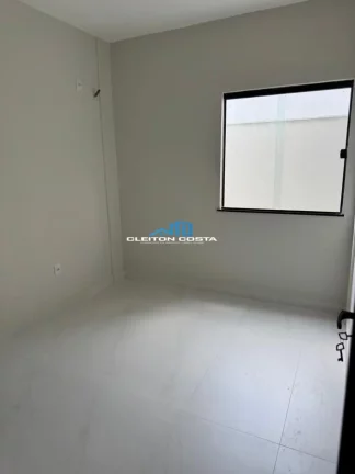 Imagem Casa para Venda em Feira de Santana, Nova Esperança, 3 dormitórios, 1 suíte, 1 banheiro, 2 vagas
