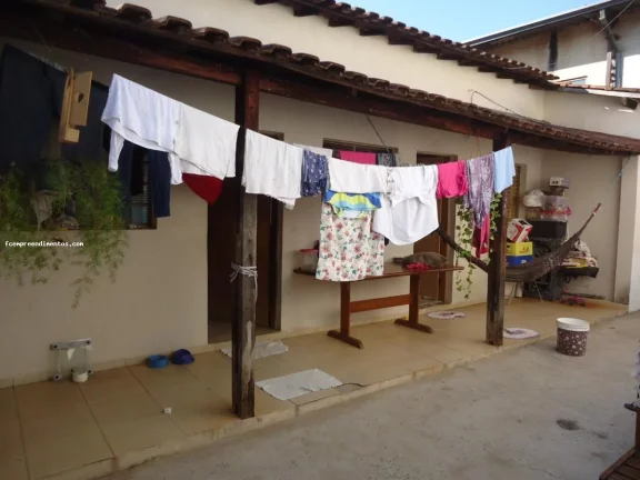 Imagem Casa para Venda em Limeira, Jardim Senador Vergueiro, 4 dormitórios, 1 suíte, 2 banheiros, 1 vaga