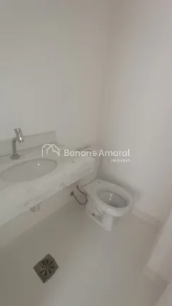 Imagem Esta casa recém construída, com 2 suítes, localizada em um condomínio completo, é a escolha per...