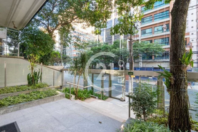 Imagem Oportunidade no Itaim - Conjunto Comercial à Venda em condomínio excelente