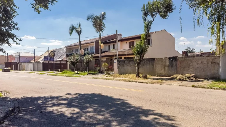 Terreno de 575m² de frente para rua, no Guaíra