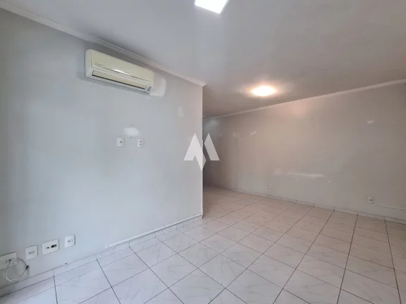 Imagem Apartamento Padrão de 2 dormitórios (sendo 1 suite) a 1/2 quadra da praia