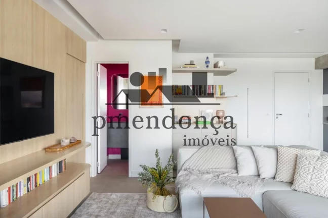Imagem Apartamento a Venda na Rua Cristiano Viana com 1 suíte e 2 vagas, 73 m²