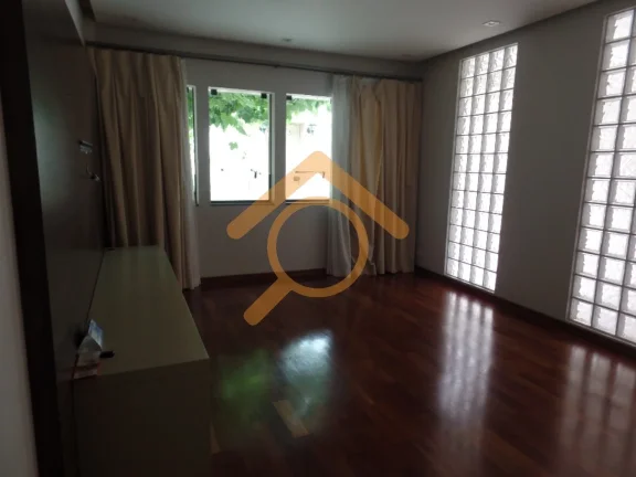 Imagem Imperdível! Casa à venda em São Paulo-SP, Planalto Paulista, 3 quartos, 1 suíte, 150m². Venha conferir!