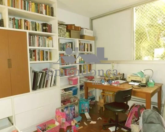 Imagem Apartamento com 141m² em localização privilegiada nas Perdizes.