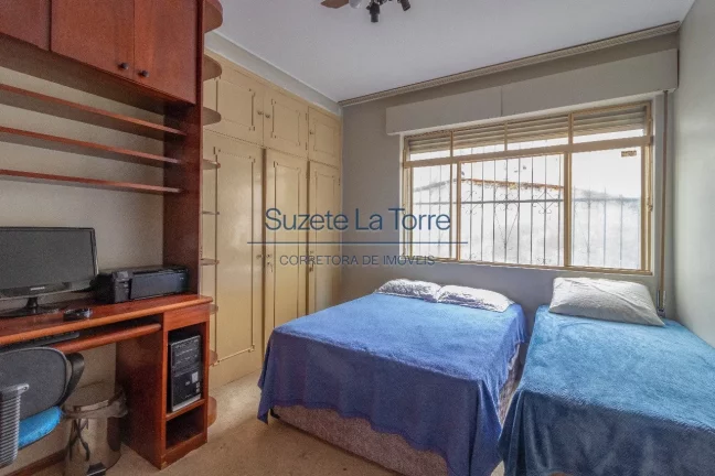 Imagem Apartamento charmoso com pé direito alto, ambientes amplos e muito iluminado. Ótima localização ...