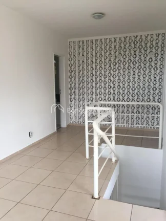 Imagem Com 138m² de área privativa, o imóvel oferece uma ampla sala para dois ambientes (jantar e estar)...