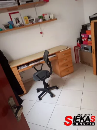 Imagem Excelente oportunidade! Casa em condomínio à venda na Vila Matilde, São Paulo-SP, com 3 quartos, 1 suíte, 2 banheiros, 4 vagas de garagem e 198m².