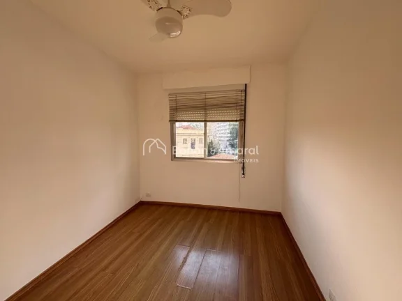 Imagem More com praticidade e excelente localização no coração de Campinas! Este apartamento conta com ...