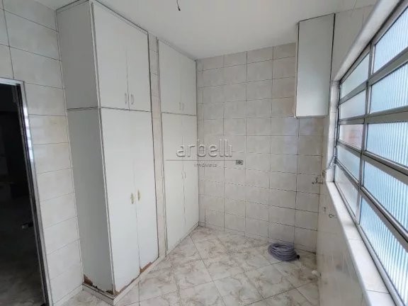 Imagem Sobrado em excelente estado de conservação! - 4 dormitórios sendo uma suíte master com Hidromass...