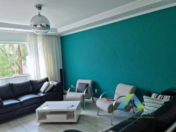 Imagem Sobrado com 3 Quartos e 3 banheiros à Venda, 250 m² por R$ 739.900
