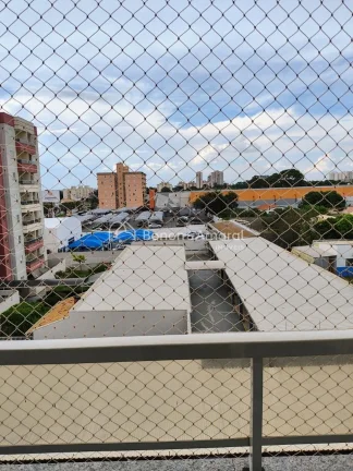 Imagem Aconchegante apartamento com excelente projeto de iluminação e rico em armários. O living para do...