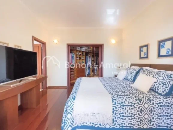 Imagem Essa linda casa esta disposta em três pavimentos sendo a área de lazer, gourmet, home theater, pis...