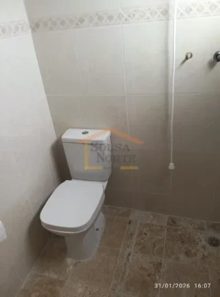 Imagem Apartamento com 64m² reformado, dispõe de 2 dormitórios, 1 banheiro, sala para dois ambientes, sa...