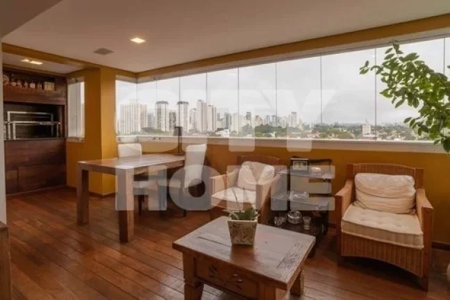 Imagem Apartamento de 238m² resultado de uma junção de dois aptos criada pela construtora durante a obra...
