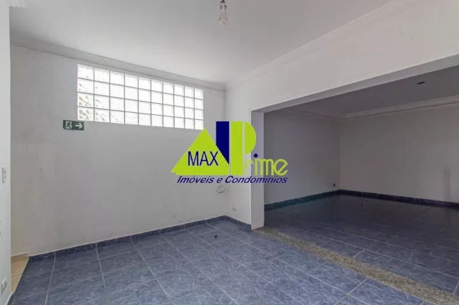 Imagem Casa de Luxo para Locação na Vila Granada, São Paulo-SP: 5 Quartos, 1 Suíte, 3 Salas, 3 Banheiros, 6 Vagas de Garagem.