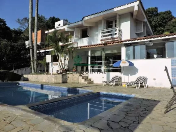 Casa com 5 Quartos à Venda,  em Villa Nostra - Carapicuíba