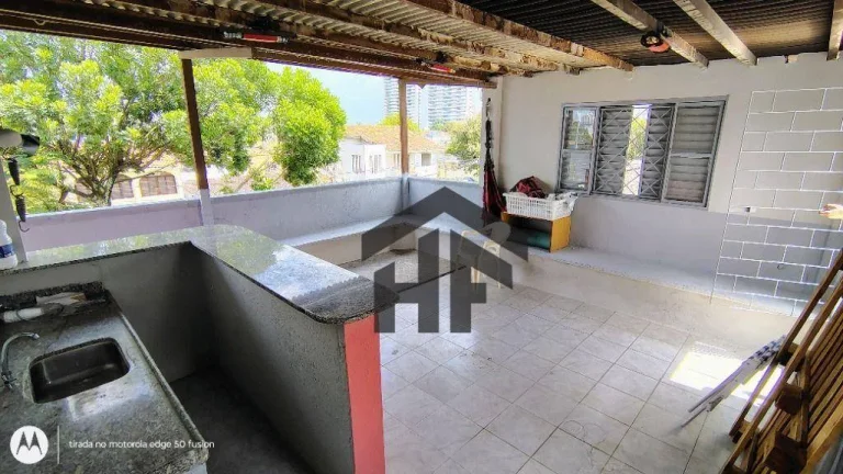 Imagem Casa de 284m² à venda, com 5 quartos (2 suítes), localizada no Cordeiro, Recife - Pernambuco.