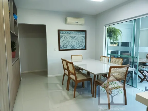 Imagem Casa de alto padrão em Condomínio Fechado
