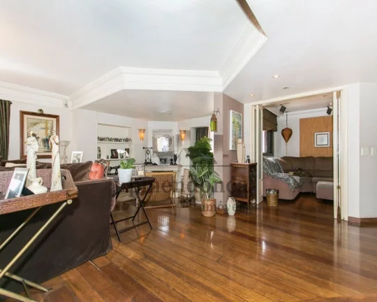 Imagem Apartamento no Sumaré com 4 suítes e 6 vagas, 280m²