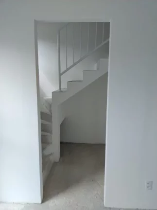 Imagem Sobrado com 2 dormitórios à venda, 61 m² por R$ 340.000,00 - Vila Urupês - Suzano/SP