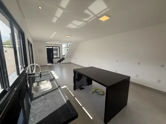 Imagem Linda Casa com Piscina no Residencial Nova Jaguari