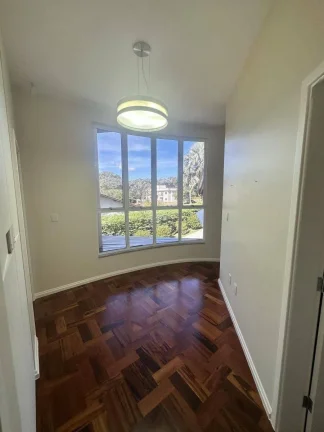 Imagem Linda casa no Jd. das Palmeiras