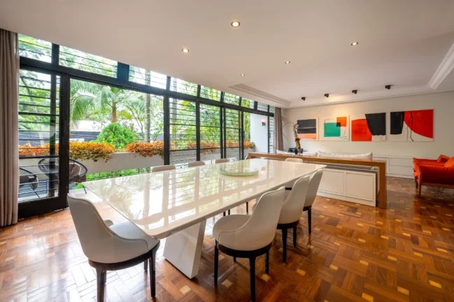 Imagem Aluguel de Casa de Luxo no Brooklin Paulista - 5 Quartos, 5 Suítes, 6 Vagas, 340m² - São Paulo-SP
