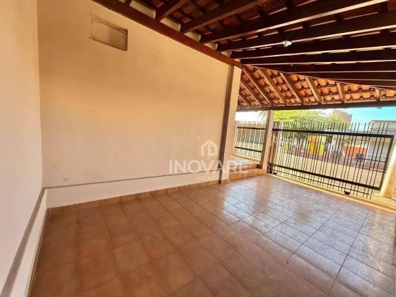 Imagem Casa com 3 dormitórios para alugar, 272 m² por R$ 2.500,00/mês - Setor Central - Itumbiara/GO