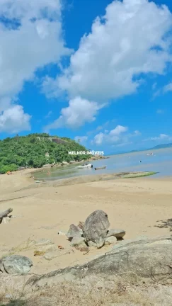 Imagem Terreno Frente Mar á venda localizado na praia Ponta grande em Porto Belo Santa Catarina.
