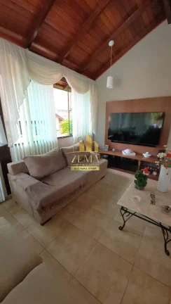 Imagem Sobrado Condomínio 03 dorms, Piscina no Condo, Segurança 24h, 03 vagas
