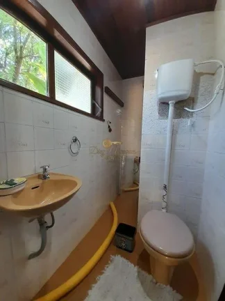 Imagem Casa em Condomínio para Venda em Teresópolis / RJ no bairro Colônia Alpina